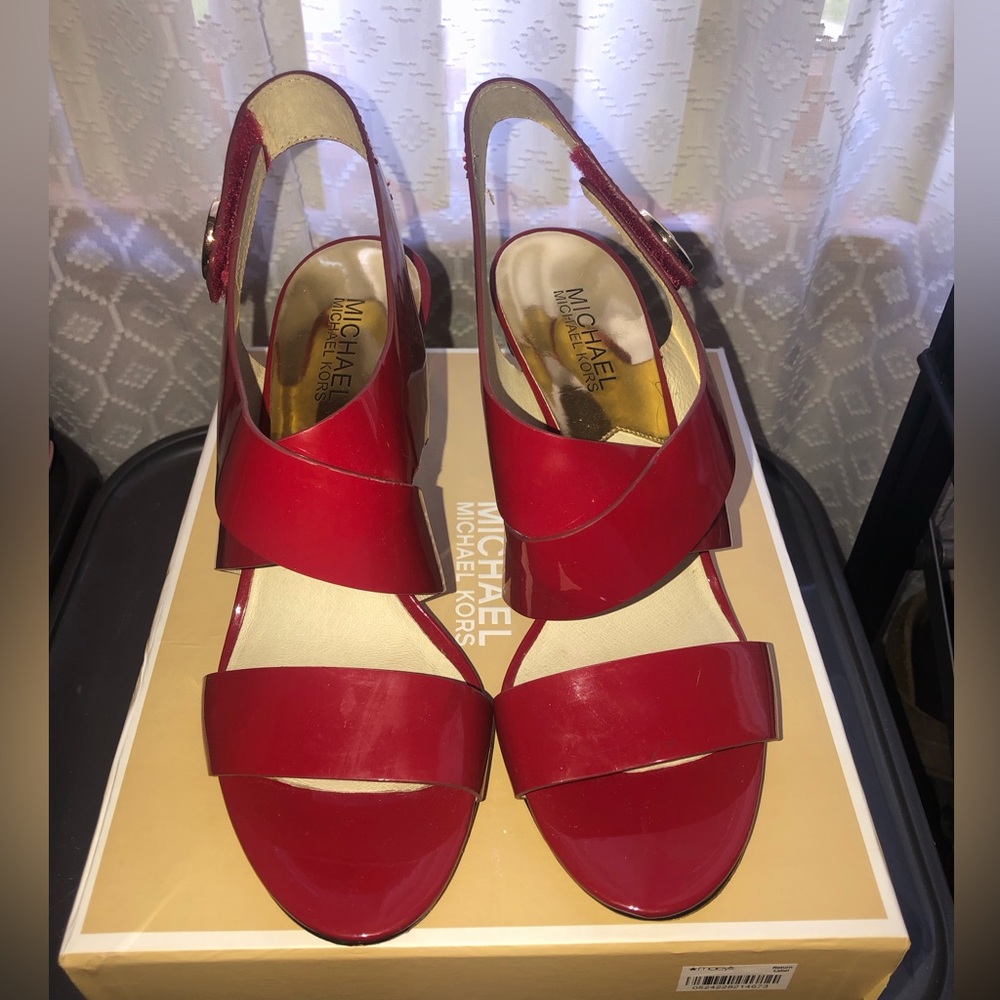 Michael Kors Red Patent Leather Heels size 8.5 - Picture 4 of 6